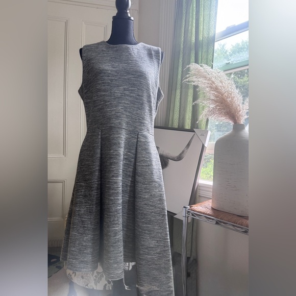 GAP Dresses & Skirts - GAP Charcoal Sleeveless Midi Dress